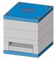 Flush clamping plate with recess
